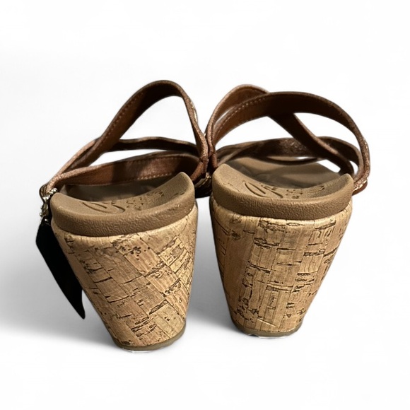 Women's Sketchers Beverlee - Tiger Posse Wedge Sandals - Picture 4 of 6